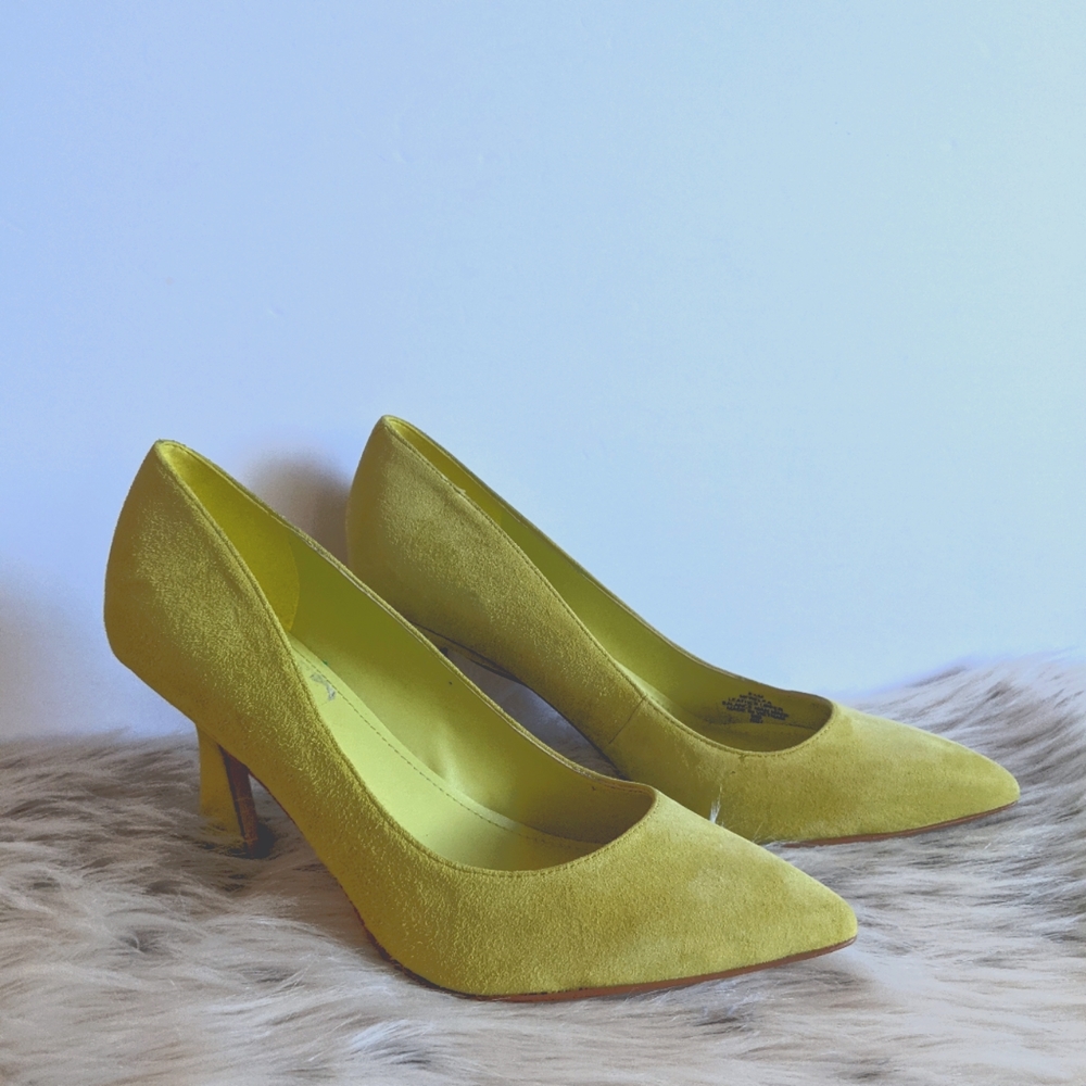 Marc Fisher Relka suede heels size 8.5